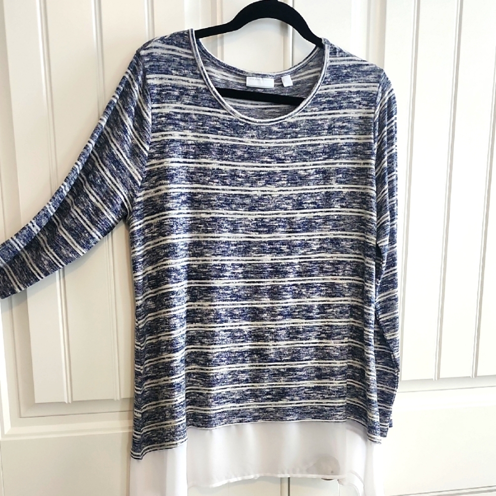 New Women's Blue Striped Top